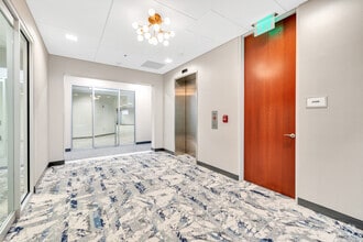 5101 Cox Rd, Glen Allen, VA for lease Lobby- Image 1 of 9