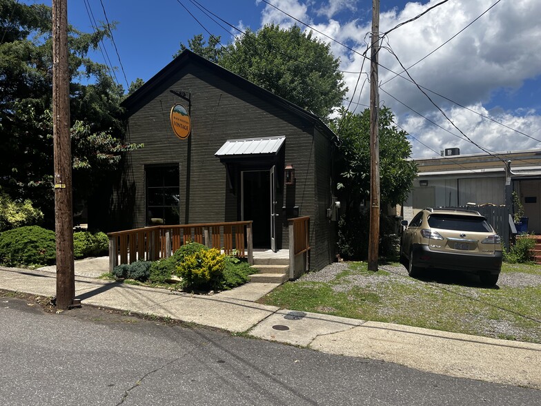 104 Church St, Black Mountain, NC for sale - Building Photo - Image 1 of 4