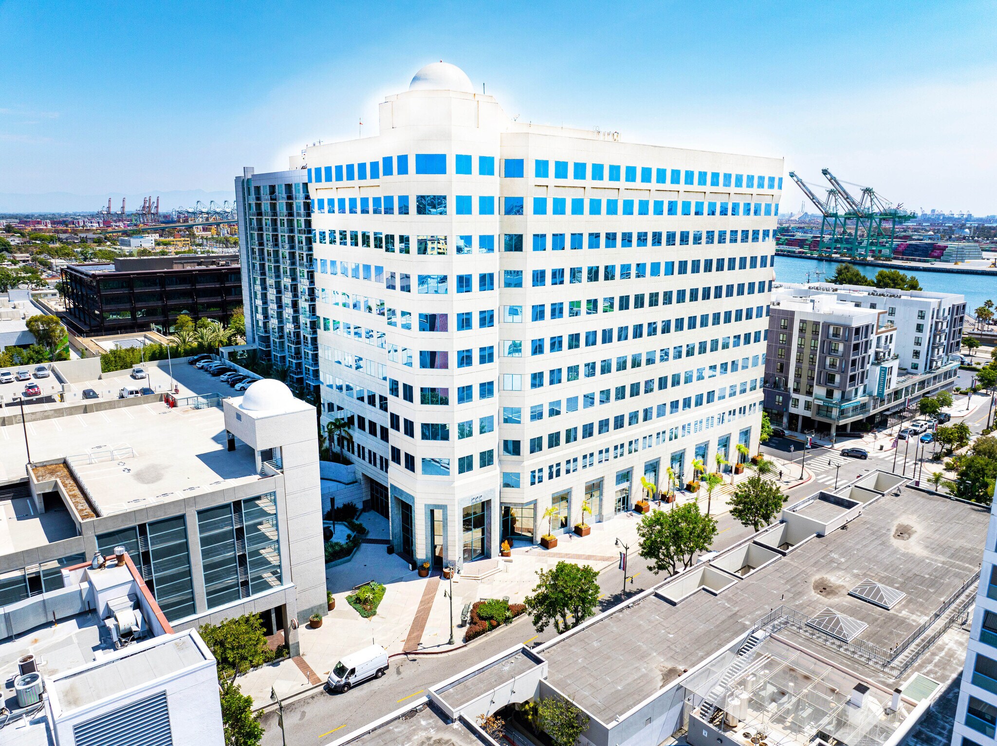 222 W 6th St, San Pedro, CA à vendre Photo du bâtiment- Image 1 de 14