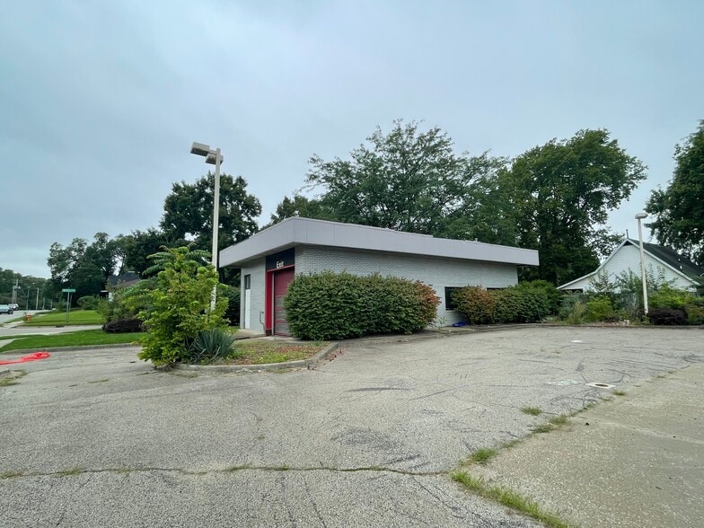 1101 N Prospect Ave, Champaign, IL for sale - Building Photo - Image 3 of 4
