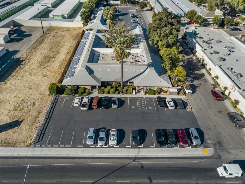4255 Pacific Ave, Stockton, CA for lease - Building Photo - Image 1 of 3