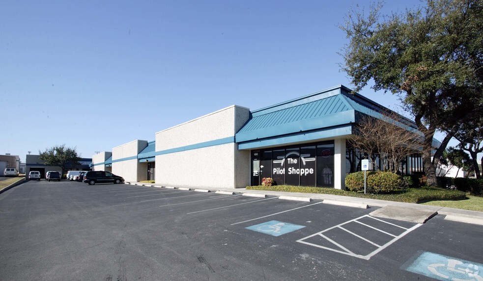 600 Sandau Rd, San Antonio, TX for lease - Building Photo - Image 2 of 3