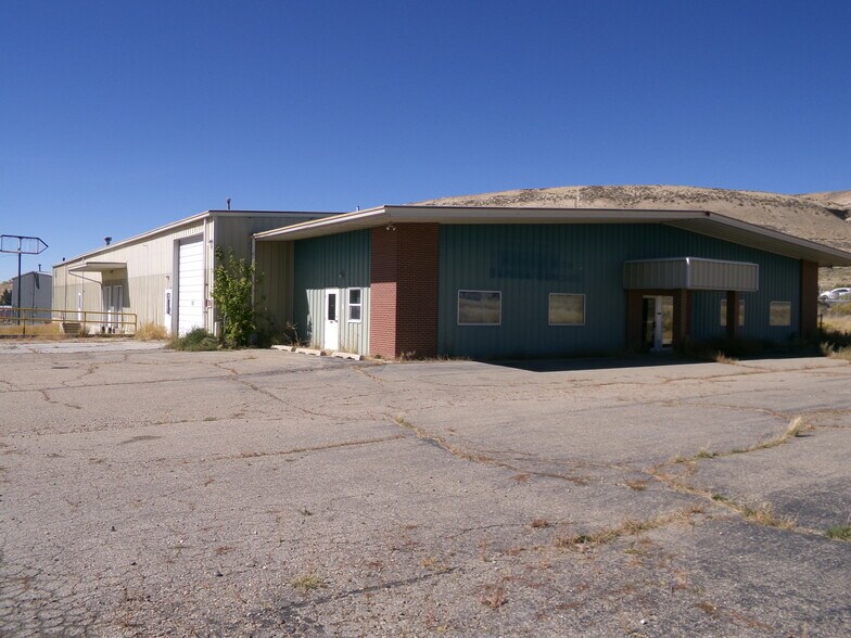 38 Purple Sage Rd, Rock Springs, WY for lease - Building Photo - Image 2 of 17