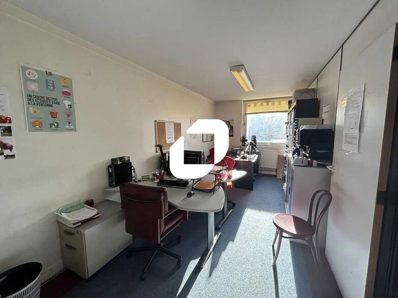 Office in Évry-Courcouronnes for lease - Interior Photo - Image 2 of 9