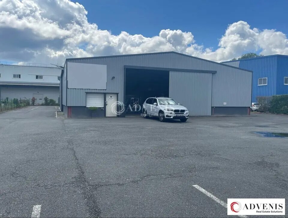 Flex in Cestas for lease Building Photo- Image 1 of 5