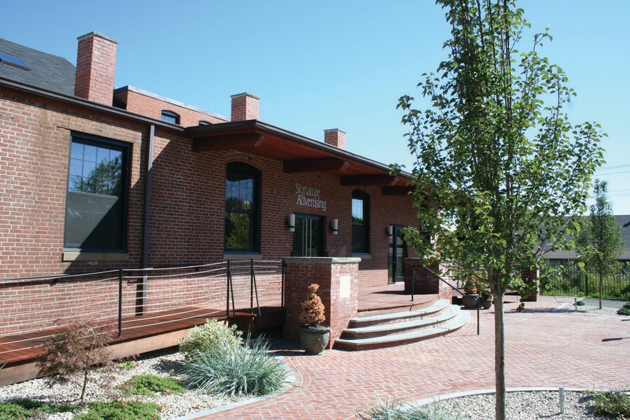 409 Canal St, Plantsville, CT for lease - Building Photo - Image 2 of 27