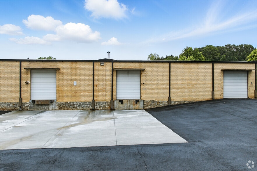 5622 E Ponce de Leon Ave, Stone Mountain, GA for lease - Building Photo - Image 3 of 13