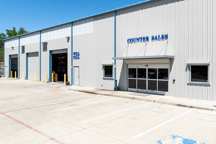 500-660 Frazier Commerce Dr, Conroe, TX for sale - Building Photo - Image 2 of 8