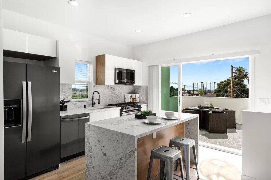 4959 Jumano Ave, San Diego, CA à vendre - Photo du bâtiment - Image 3 de 24