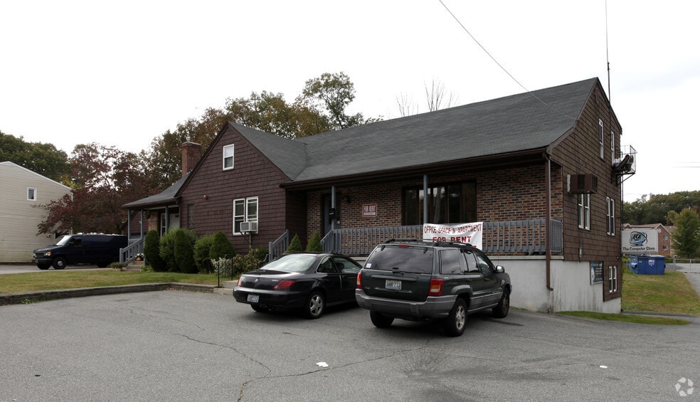 2220 Diamond Hill Rd, Cumberland, RI for sale - Primary Photo - Image 1 of 2