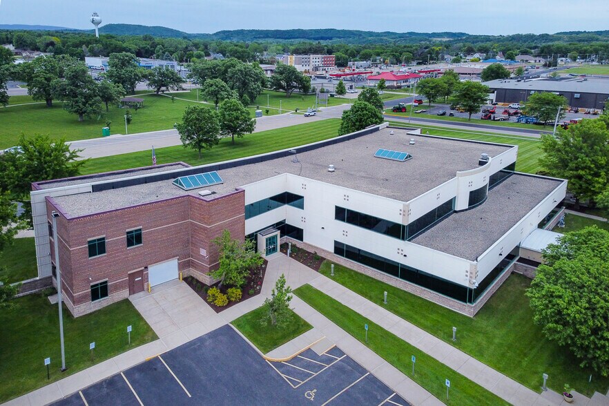 840 Carolina St, Sauk City, WI à vendre - Photo du bâtiment - Image 3 de 23