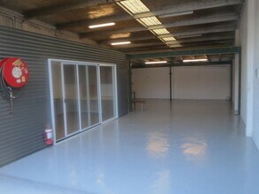 22 Artisan Road, Seven Hills for lease Interior Photo- Image 2 of 13