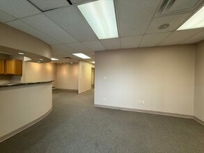 2312 S Meridian St, Wichita, KS for lease Interior Photo- Image 2 of 12