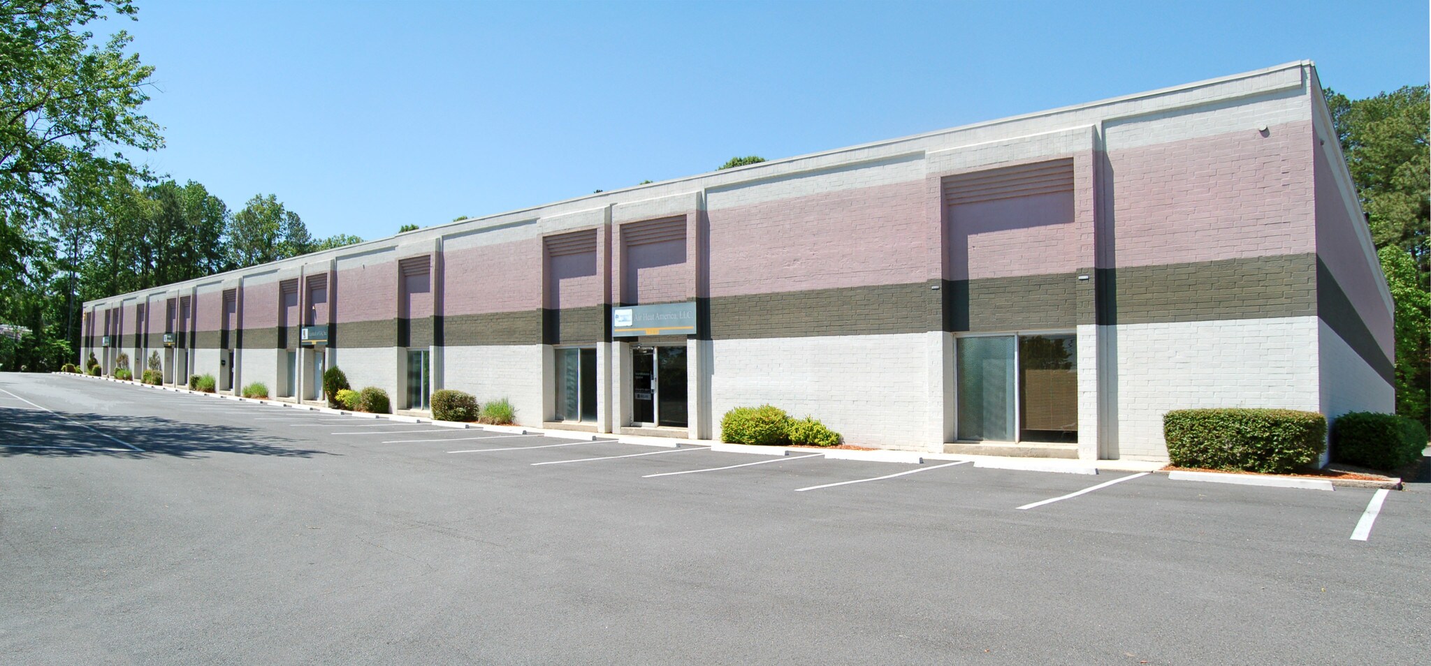 3819-3825 Oakcliff Industrial Ct, Doraville, GA for lease Primary Photo- Image 1 of 6