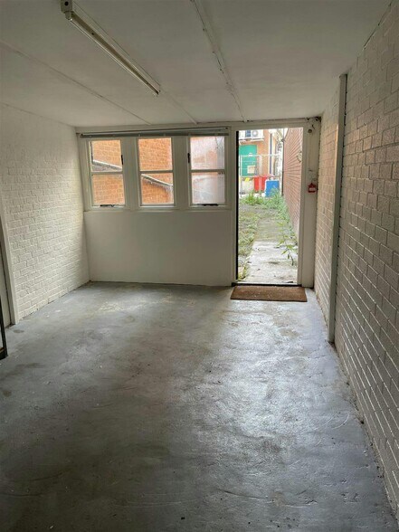 1a High St, Chippenham à louer - Photo du bâtiment - Image 1 de 1