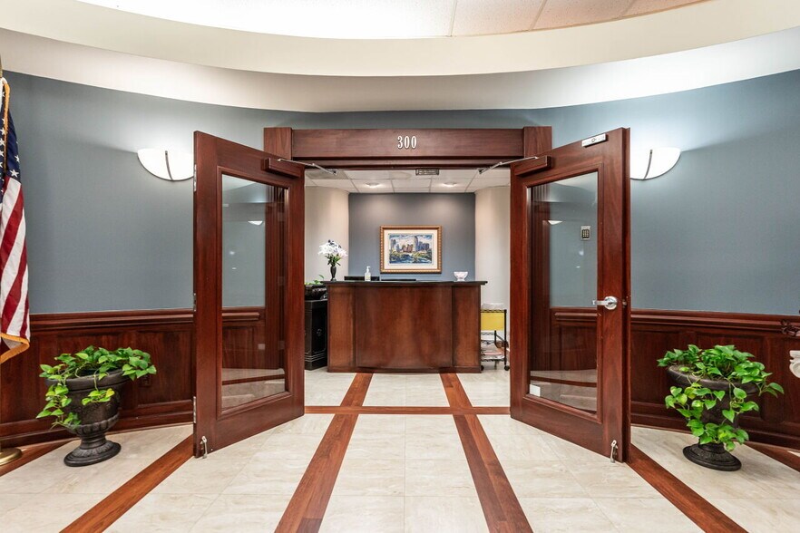 4030 Wake Forest Rd, Raleigh, NC à louer - Photo du bâtiment - Image 3 de 25