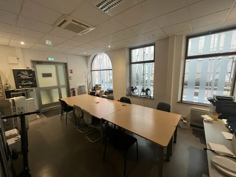 Commerce de détail dans Strasbourg à louer - Photo du bâtiment - Image 2 de 8