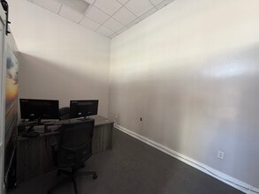 5781 Cape Harbour Dr, Cape Coral, FL for lease Interior Photo- Image 2 of 8