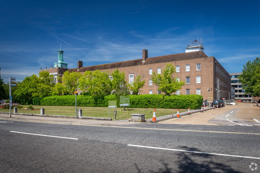 Pegs Ln, Hertford à louer - Photo du bâtiment - Image 3 de 4