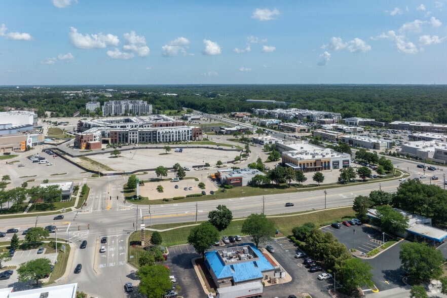 700 E Townline Rd, Vernon Hills, IL à louer - Aérien - Image 3 de 6