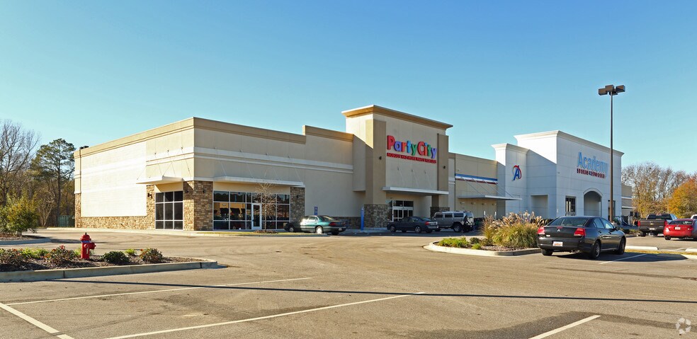 110 Woody Jones Blvd, Florence, SC à louer - Photo du bâtiment - Image 3 de 10