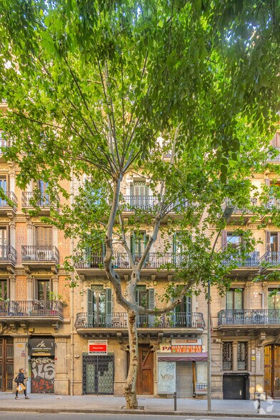 Carrer d'Aribau, 126-128, Barcelona, Barcelona for lease - Primary Photo - Image 1 of 3