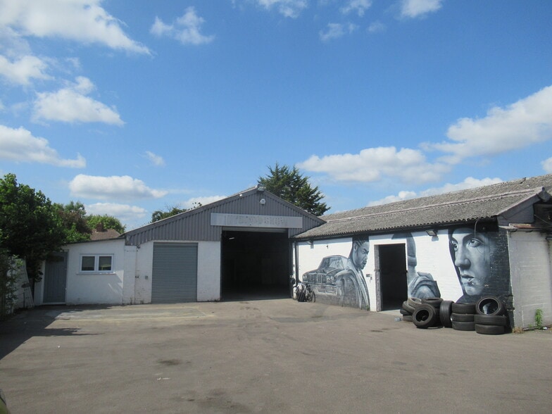 299 Gander Green Ln, Sutton for sale - Building Photo - Image 1 of 4