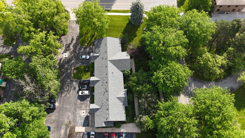 1925 Indian Wood Cir, Maumee, OH à vendre - Aérien - Image 2 de 4