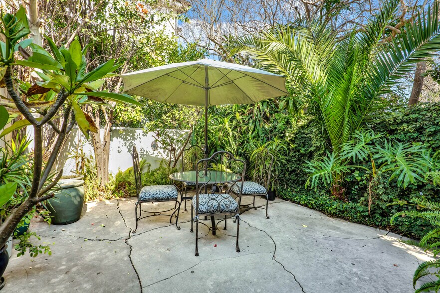 811 N Citrus Ave, Los Angeles, CA à vendre - Photo du bâtiment - Image 3 de 31