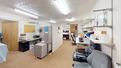 99-1135 Iwaena St, Aiea, HI for lease Building Photo- Image 2 of 5