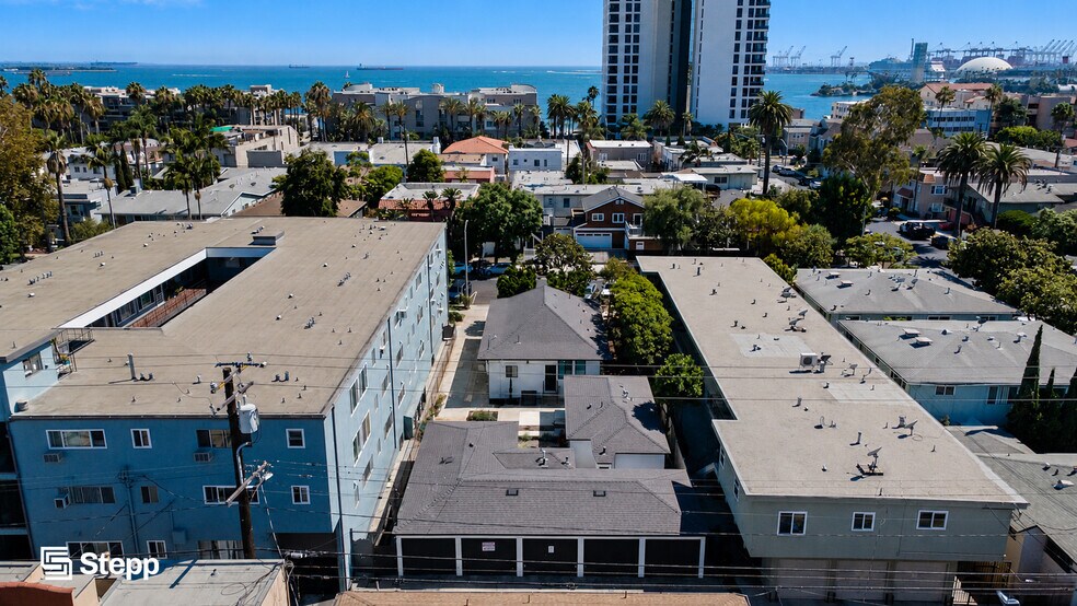 1317 E 1st St, Long Beach, CA à vendre - Photo du bâtiment - Image 3 de 19