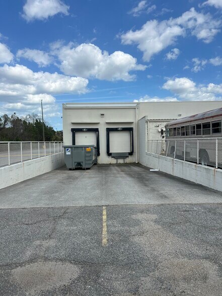 2720 N Mall Dr, Virginia Beach, VA à louer - Photo du bâtiment - Image 3 de 7