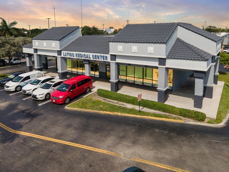 21301-21495 NW 2nd Ave, Miami, FL for lease - Building Photo - Image 3 of 6