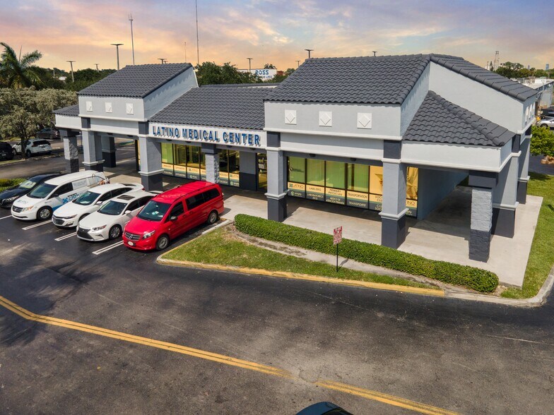 21301-21495 NW 2nd Ave, Miami, FL à louer - Photo du bâtiment - Image 3 de 6