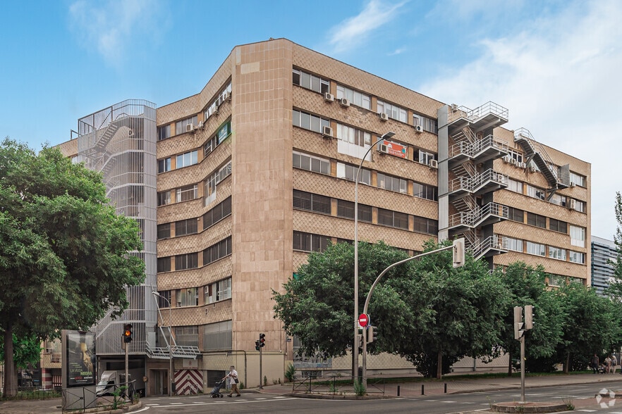 Office in Madrid, Madrid for lease - Primary Photo - Image 1 of 4