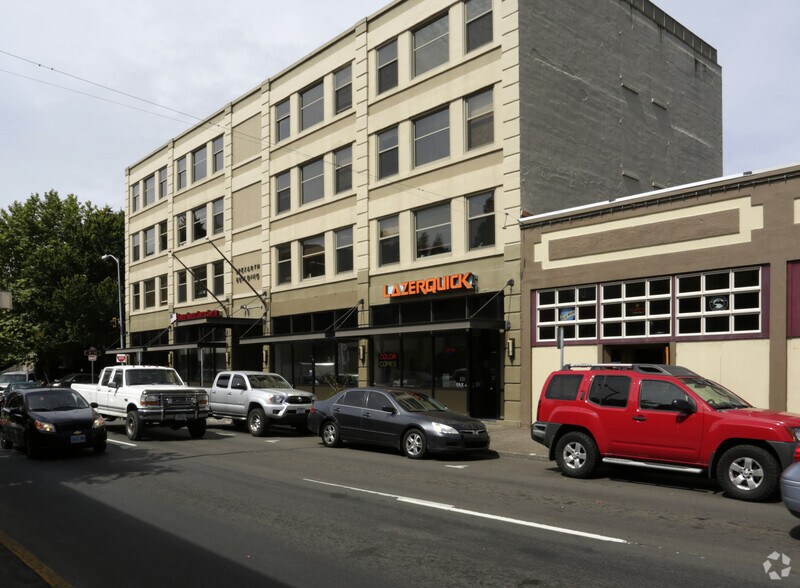 818 Commercial St, Astoria, OR à louer - Photo du bâtiment - Image 3 de 5