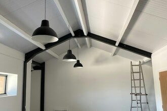 Manor Farm Yard, Upton Grey for lease Interior Photo- Image 1 of 3