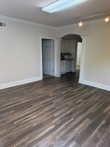327 Dahlonega St, Cumming, GA à louer - Photo intérieure - Image 2 de 8