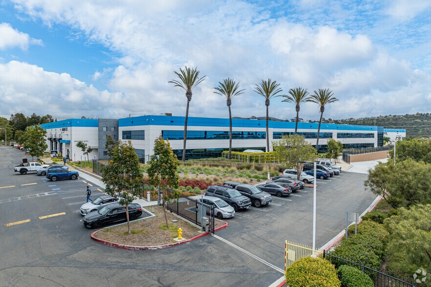 3250 Business Park Dr, Vista, CA for sale - Primary Photo - Image 1 of 1