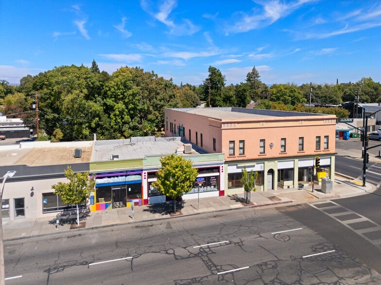Two Historic Commercial Buildings portfolio of 2 properties for sale on LoopNet.ca - Building Photo - Image 1 of 12