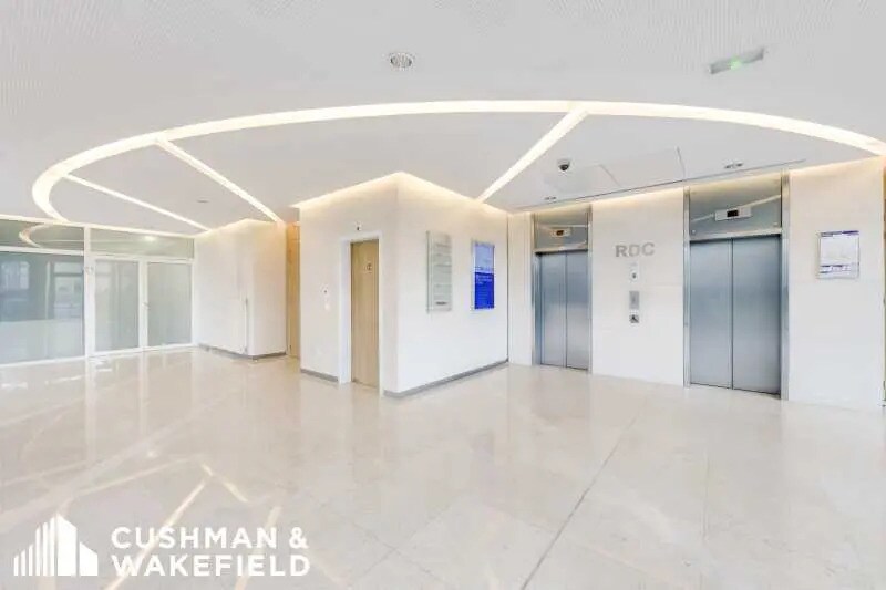 42 Rue D'Arcueil, Rungis à louer - Photo du bâtiment - Image 2 de 13