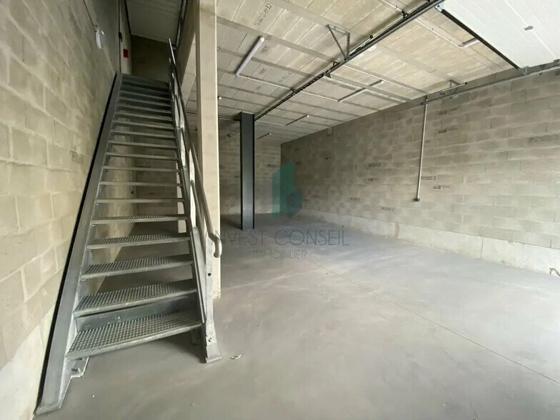 Flex in Cormeilles-en-Parisis for sale - Building Photo - Image 3 of 11