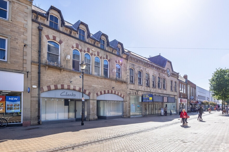 32 West Gate, Mansfield for lease - Building Photo - Image 2 of 9