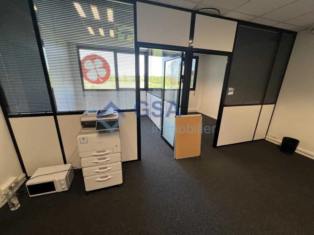 Office in Lieusaint for lease Building Photo- Image 1 of 8