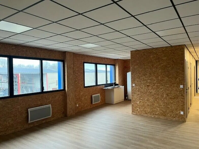 Industrial in Tancarville for lease - Interior Photo - Image 3 of 8