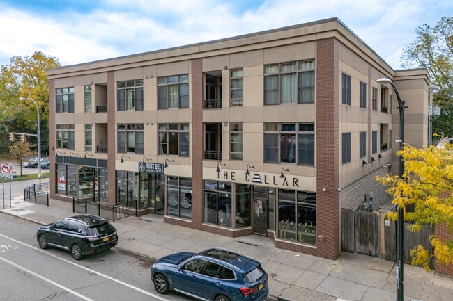 Plus de détails pour 448 Elmwood Ave, Buffalo, NY - Commerce de détail à louer