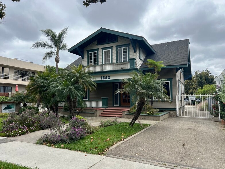 1642 E 4th St, Santa Ana, CA for sale - Building Photo - Image 2 of 5