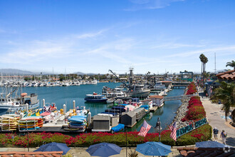 1449-1691 Spinnaker Dr, Ventura, CA à louer Photo du bâtiment- Image 2 de 3