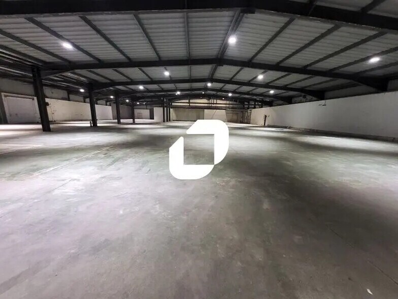 Office in Lormont for lease - Interior Photo - Image 3 of 14