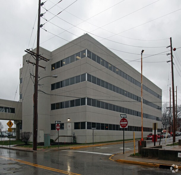 400 First Capitol Dr, Saint Charles, MO à louer - Photo du bâtiment - Image 3 de 6